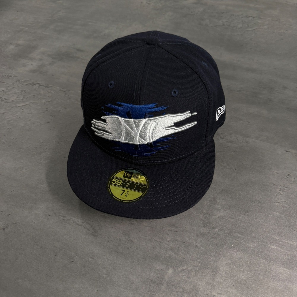 New Era New York Yankees 59FIFTY Hat 7 3/4 Logo Tear Brushstroke Fitted Cap